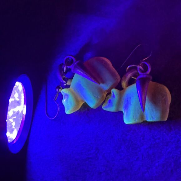 Vintage Bear Gold Tone Dangle Pierced Ear Earrings Pressed Molded Amber (?) - Picture 8 of 12